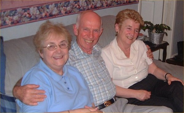 Pat Mackrell with sisters Kathleen Reoch (left) and Sadie Devlin in Warrenpoint on 14 October 2003